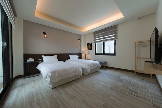 First Quality B&B-Green owl-3