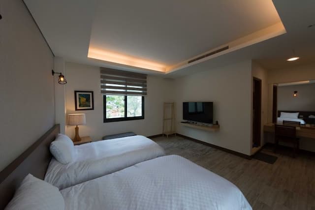 First Quality B&B-Green owl-2