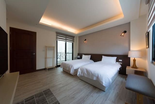 First Quality B&B-Green owl-1