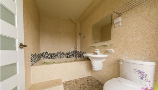 家庭房型-四人套房衛浴