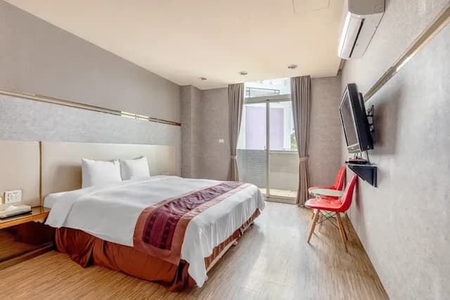 SongHeYuan-Deluxe Double Room with Balcony_203.302-1