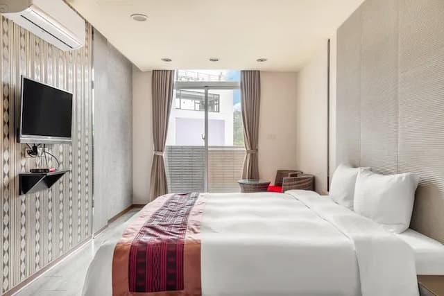 SongHeYuan-Deluxe Double Room with Balcony_203.302-8
