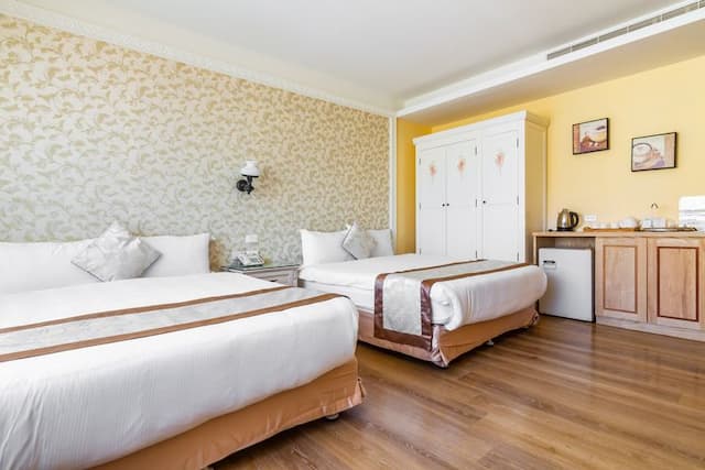 Miller Home-Quad Room With Bathtub-201.301.401-12