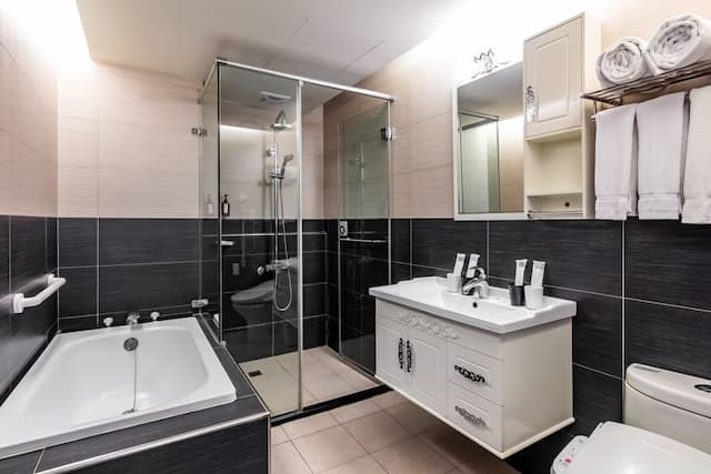 Miller Home-Quad Room With Bathtub-201.301.401-6