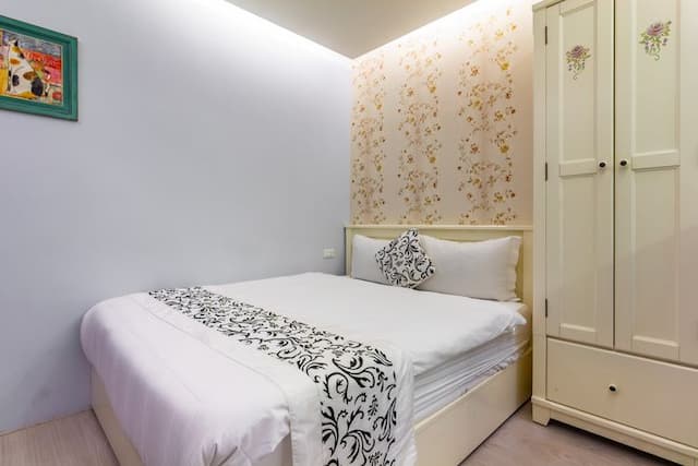 Miller Home-Standard Double Room-No Window-202.302.402-1