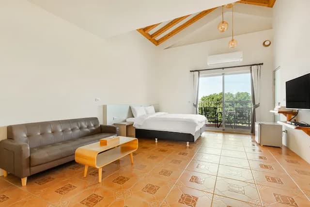 草戶民宿｜恆春包棟民宿-雙人房-附陽台-2