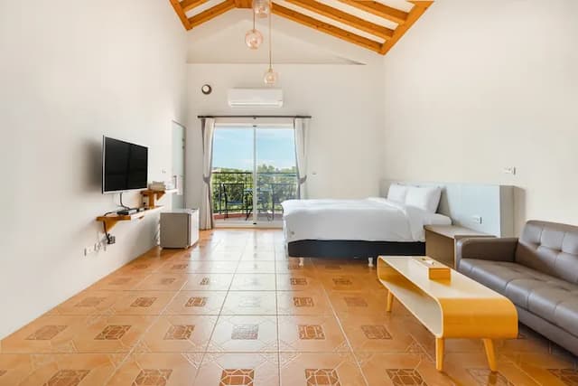 草戶民宿｜恆春包棟民宿-雙人房-附陽台-1