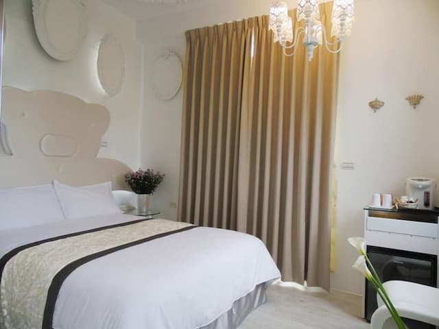 Bamboo Trail Garden Resort-standard two-person room-3