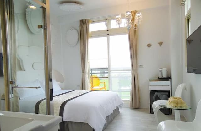 Bamboo Trail Garden Resort-standard two-person room-1