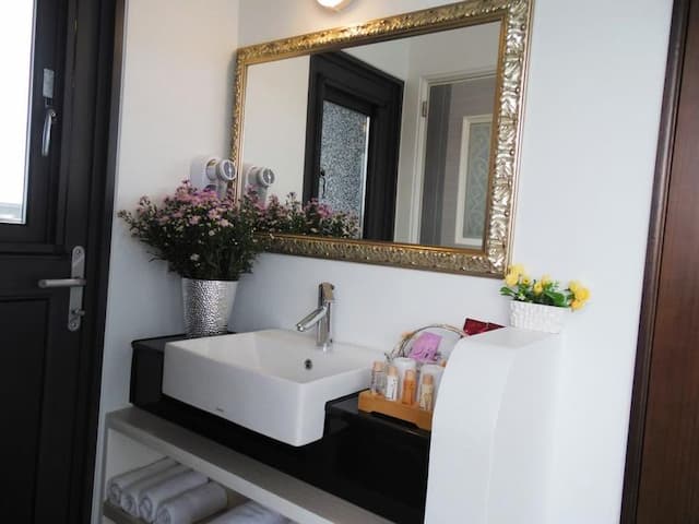 Bamboo Trail Garden Resort-Quadruple room-7