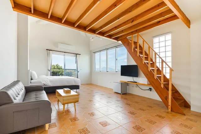 草戶民宿｜恆春包棟民宿-樓中樓四人房-1