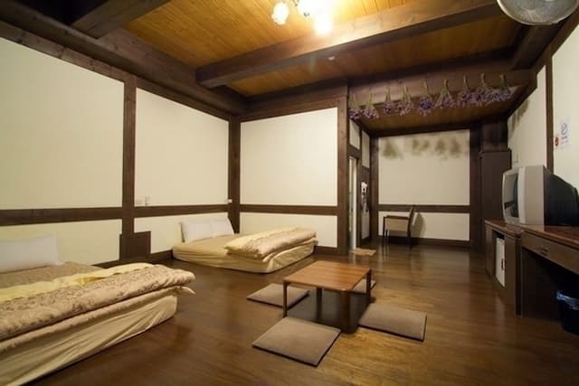 Qing Jing Fengye Homestay-Cozy quadruple room-1
