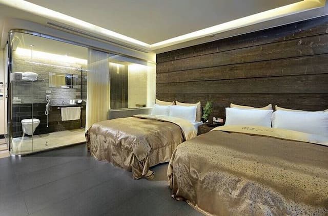 面湖日式極簡風四人房