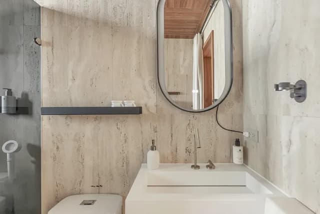 Là Vail homes-Queen Room with Balcony-11