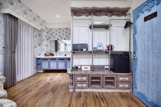 R&J Guesthouse-Deluxe double room-5