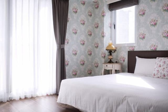 R&J Guesthouse-Deluxe double room-3