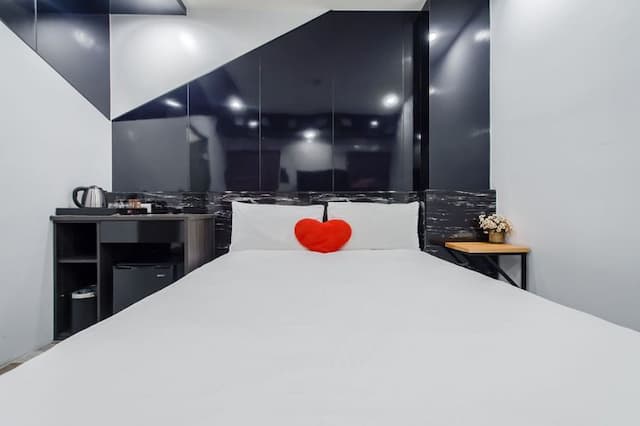 日月潭兒茶宿｜附電梯、地點便利、乾淨舒適-舒適雙人房-無窗-505.506-2