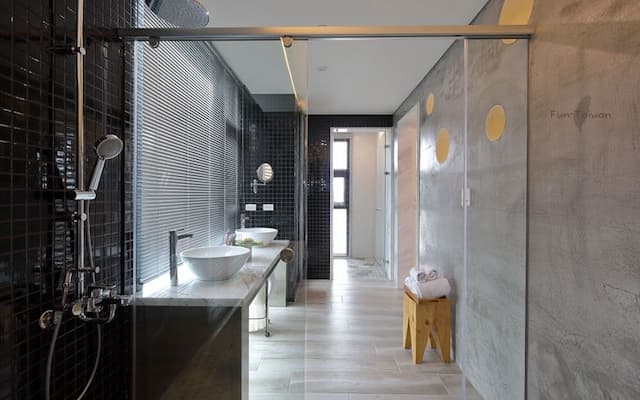 Wo Club Hall-201-Children play-6