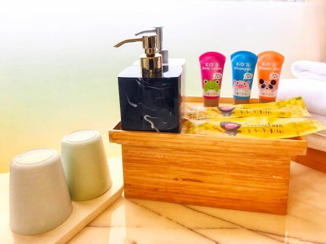 Wo Club Hall-201-Children play-9