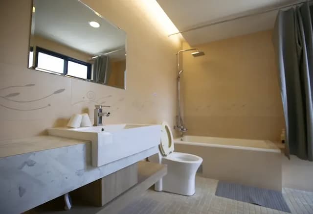 樂宿保安｜緊鄰海安路商圈、舒適浴缸房-高級雙人房(陽台/浴缸)-8