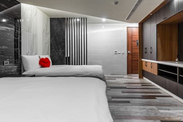 日月潭兒茶宿｜附電梯、地點便利、乾淨舒適-高級家庭房-202.502-2