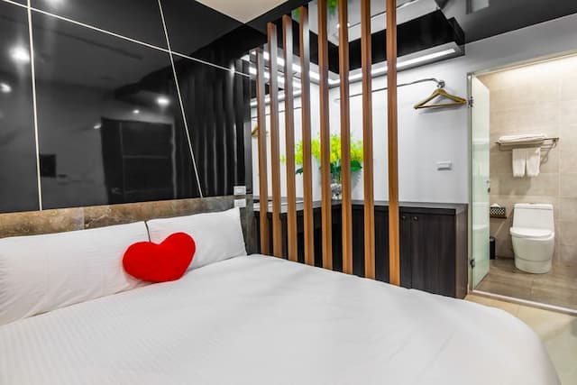 日月潭兒茶宿｜附電梯、地點便利、乾淨舒適-高級家庭房-202.502-3