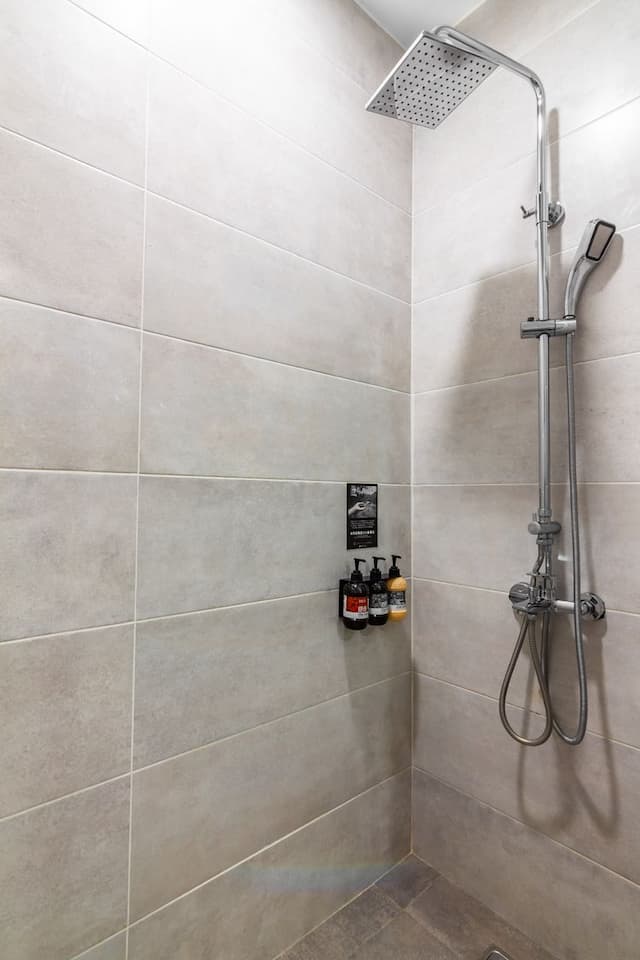 日月潭兒茶宿｜附電梯、地點便利、乾淨舒適-高級家庭房-202.502-10