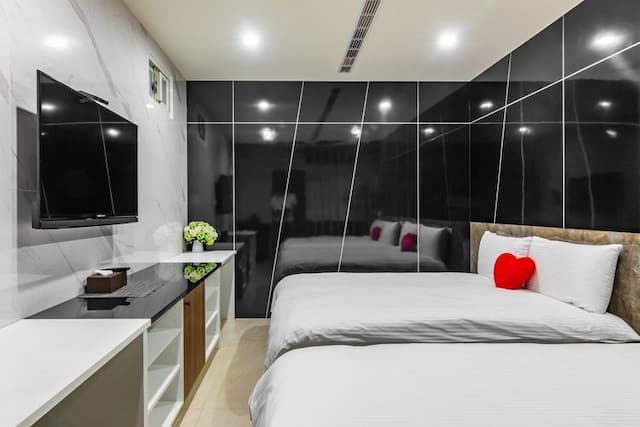 日月潭兒茶宿｜附電梯、地點便利、乾淨舒適-高級家庭房-202.502-4