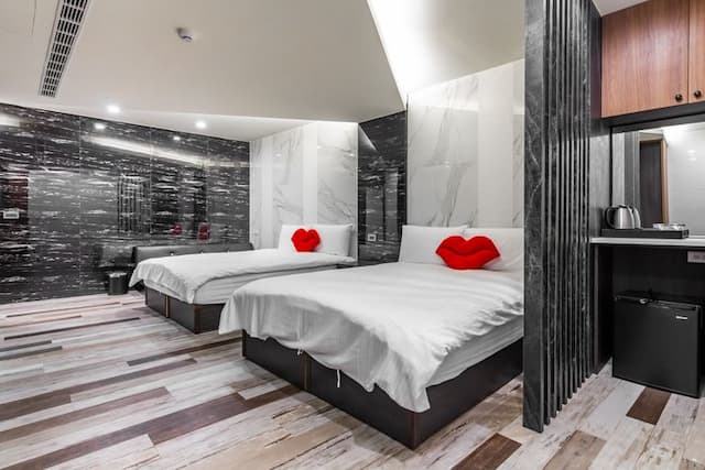 日月潭兒茶宿｜附電梯、地點便利、乾淨舒適-高級家庭房-202.502-1