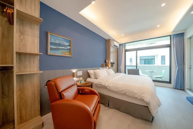 宜蘭高人氣電梯包棟民宿 | KTV&85吋大螢幕&電動麻將&按摩椅&dyson吹風機 |-401浴缸雙人房-訂房後請主動與我們聯繫（訂房前務必先看過住宿規定，說明在照片裡，自行入住）-6