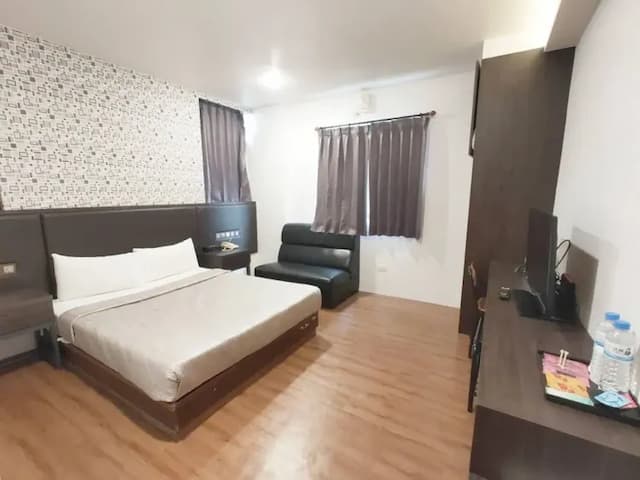 Royal Business Hotel-Double Suite (1 double bed)-8