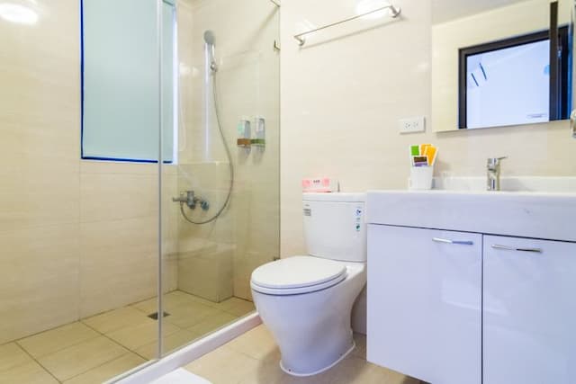 Wendy's Home City Hall B-Economic family room-5