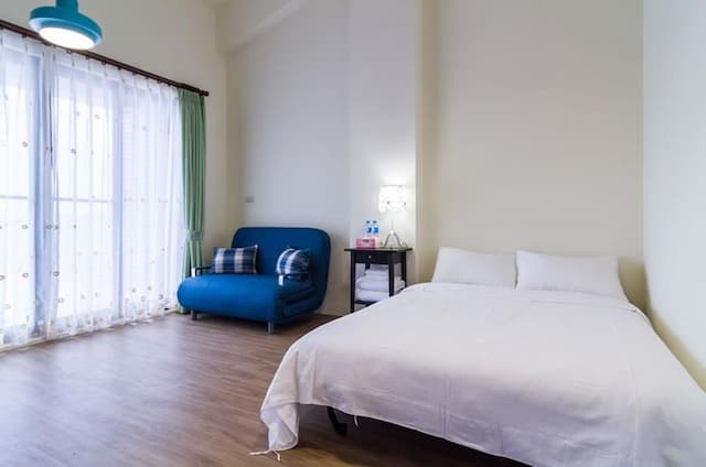 Wendy's Home City Hall B-Economic family room-4