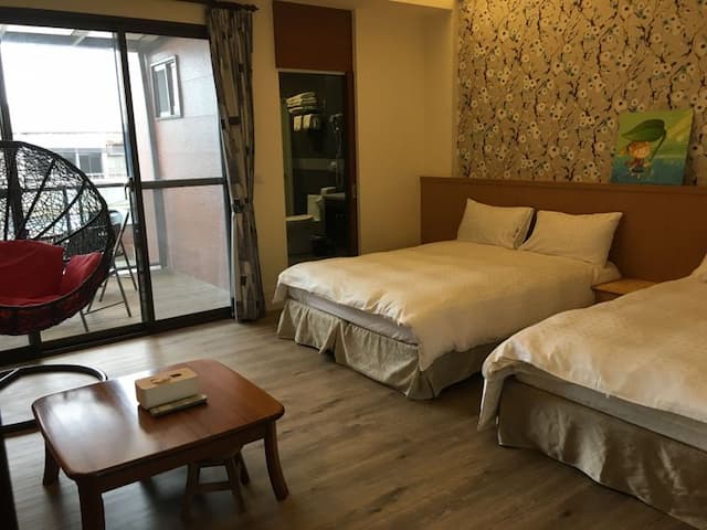 夜泊、梅花鹿民宿｜寬敞親子溜滑梯-歡樂四人房-5