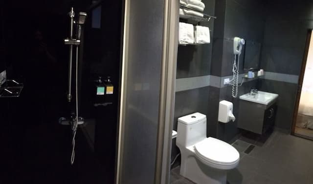 夜泊、梅花鹿民宿｜寬敞親子溜滑梯-歡樂四人房-3