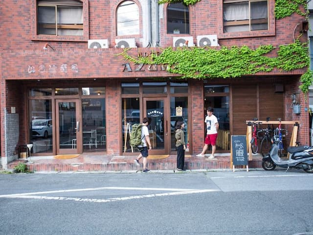 ・廃ビジネスホテルをリノベーションしたゲストハウス