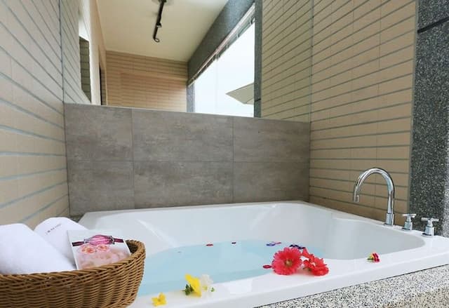 夏初民宿｜網友激推高評價旅宿-空中峇里二人房-3