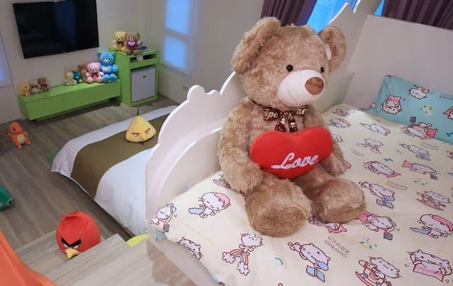 夏初民宿｜網友激推高評價旅宿-親子溜滑梯四人房-2