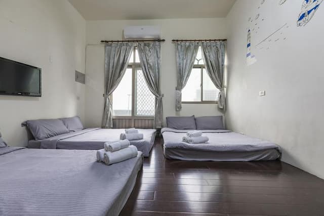 Jia Xianglin Guanhai Homestay 1-Cozy home six person room | balcony-2
