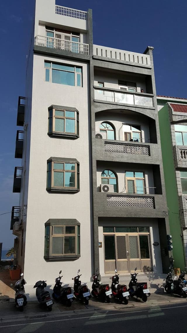 Jia Xianglin Guanhai Homestay 1-Cozy home six person room | balcony-5
