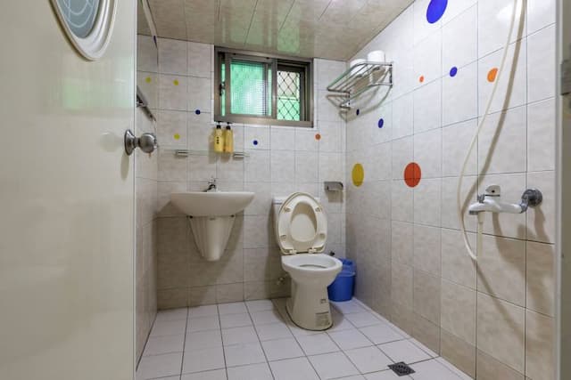 Jia Xianglin Guanhai Homestay 1-Cozy home six person room | balcony-3