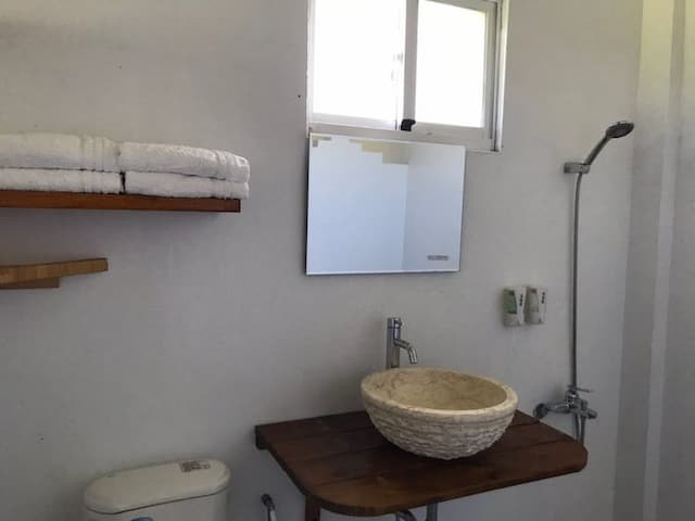 小棧民宿-山景四人房-2