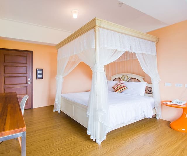 Sun Hola Villa-Deluxe Double Room (bathtub)-8