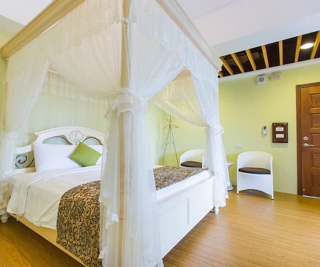 Sun Hola Villa-Deluxe Double Room (bathtub)-4