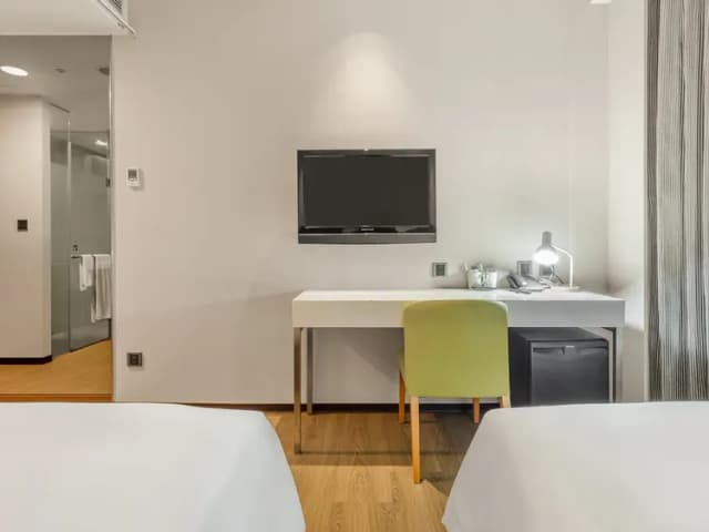 CHECK inn Taipei Xinyi-Standard Twin Room without Window-8