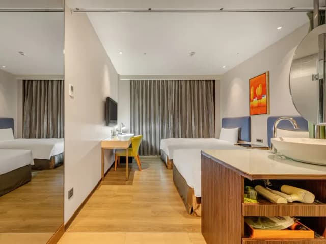 CHECK inn Taipei Xinyi-Standard Twin Room without Window-3