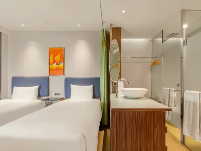 CHECK inn Taipei Xinyi-Standard Twin Room without Window-5