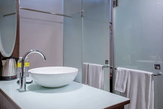 CHECK inn Taipei Xinyi-Standard Twin Room without Window-5