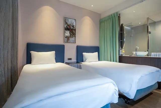 CHECK inn Taipei Xinyi-Standard Twin Room without Window-1