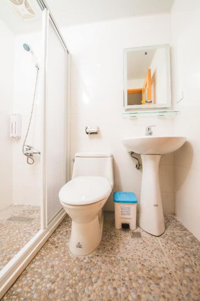 Longshan Inn-Standard Double Room-4